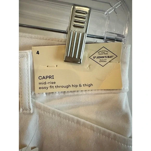 St. John's Bay White Capri Pant NEW Women's size 4 Mid-Rise - Picture 4 of 7